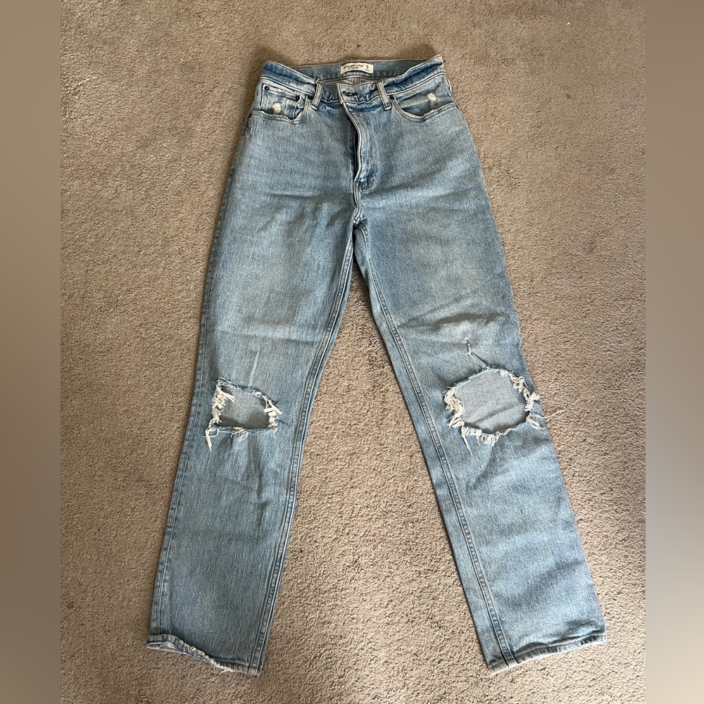 Abercrombie 90’s straight ultra high rise. Size 28/6.